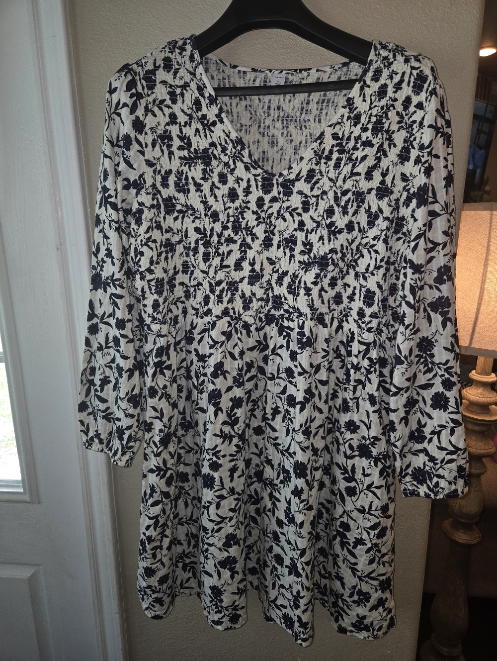 Old Navy White and Navy Floral V-Neck Long Sleeve Dress